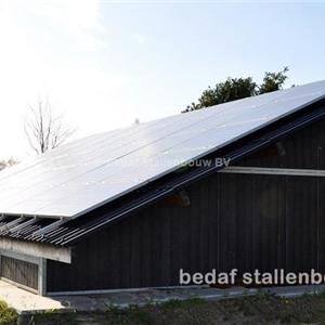 opslagruimte dak met zonnepanelen